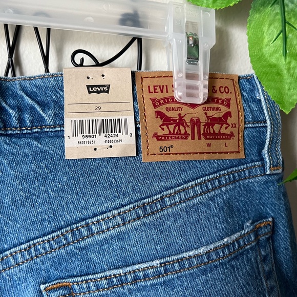 Levi Women’s 501 Denim Shorts 29 - Picture 8 of 8